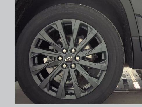 Used 2023 Chevrolet Traverse RS image 12