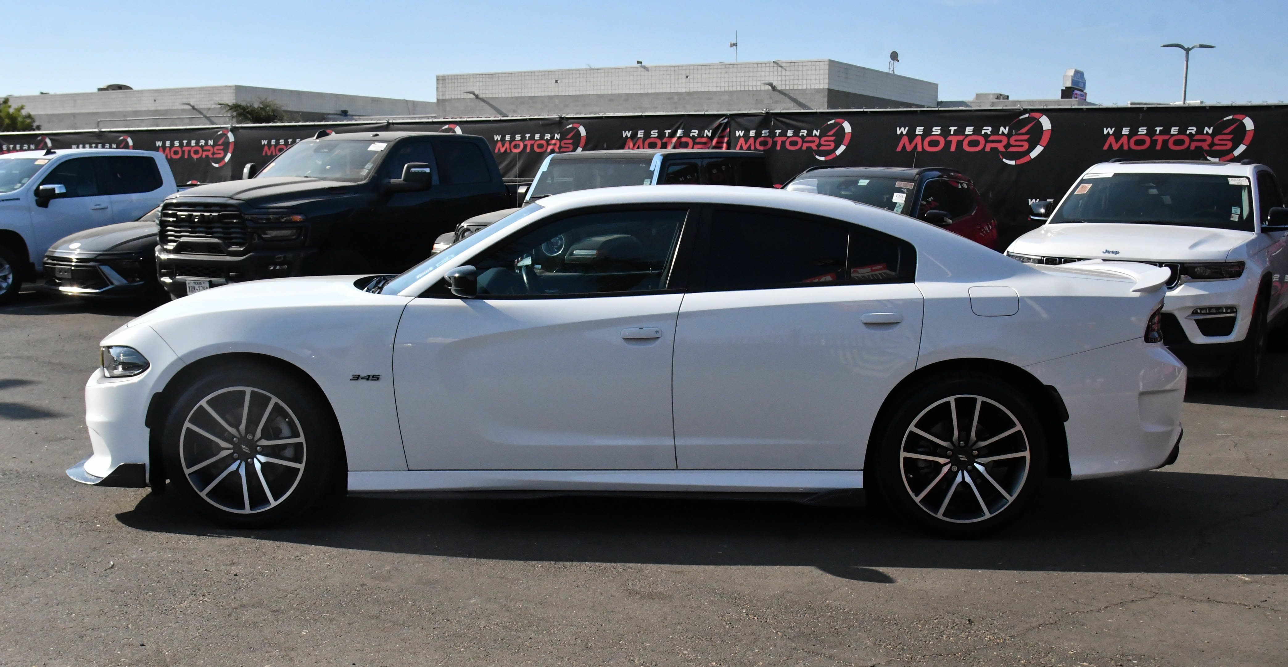 Used 2023 Dodge Charger R/T w/ Plus Group RWD image 4