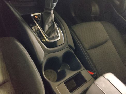 Used 2019 Nissan Rogue S FWD image 26