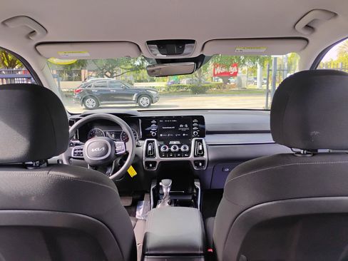 Used 2023 Kia Sorento LX image 26