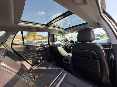 Used 2022 GMC Terrain SLT w/ Infotainment Package II AWD/4WD image 12