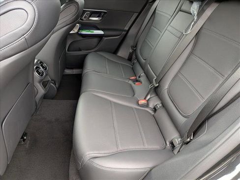 Used 2026 Mercedes-Benz GLC 300 image 15