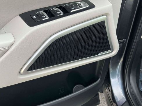 Used 2022 Kia Telluride EX image 16