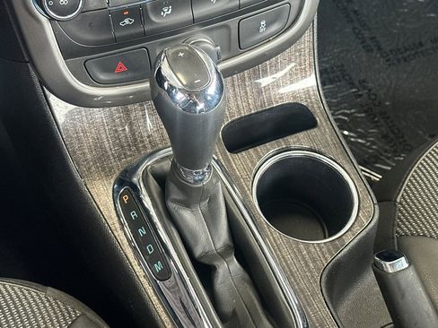 Used 2016 Chevrolet Malibu LT image 18