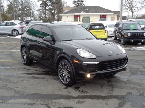 Used 2016 Porsche Cayenne Platinum Edition image 6