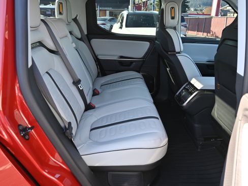 Used 2025 Rivian R1T Adventure image 24