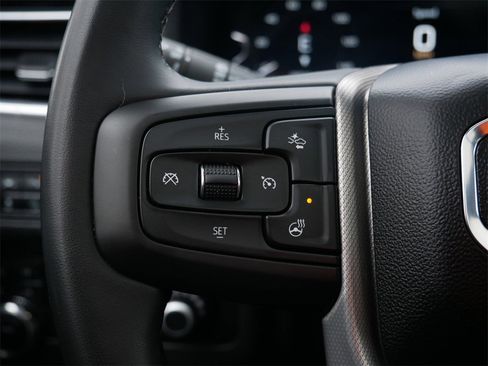 Used 2023 GMC Yukon XL Denali image 18