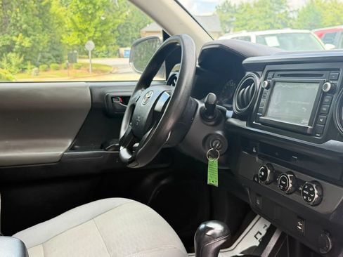 Used 2016 Toyota Tacoma SR RWD image 21
