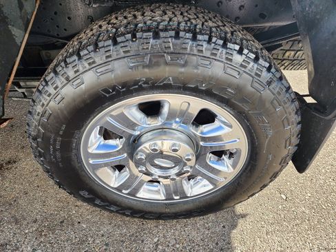 Used 2013 Ford F250 Lariat w/ Chrome Pkg image 10