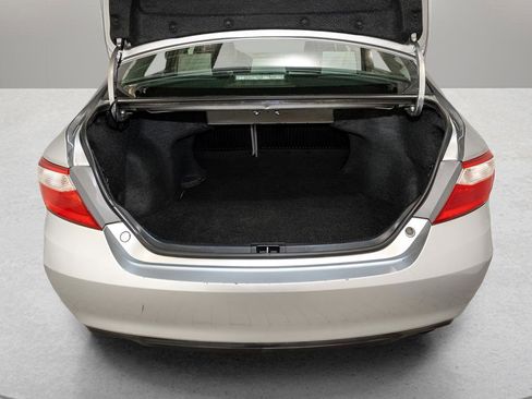 Used 2016 Toyota Camry SE image 6