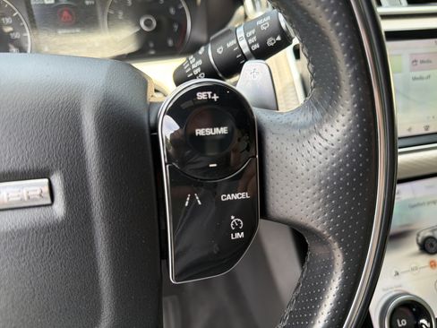 Used 2020 Land Rover Range Rover Velar R-Dynamic S AWD/4WD image 31