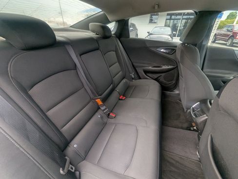 Used 2017 Chevrolet Malibu LT FWD image 15