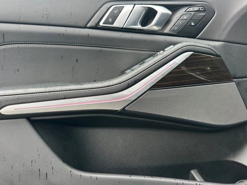 Certified 2023 BMW X7 xDrive40i w/ Premium Package image 12