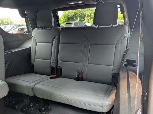 Used 2025 Chevrolet Tahoe Z71 w/ Comfort Package AWD/4WD image 21