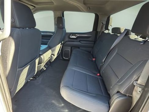 Used 2023 Chevrolet Silverado 1500 LT AWD/4WD image 19