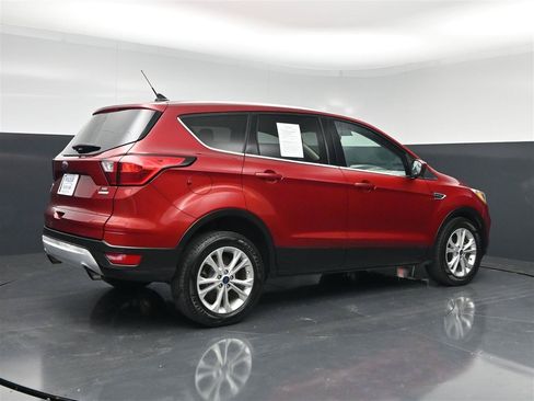 Used 2019 Ford Escape SE FWD image 5
