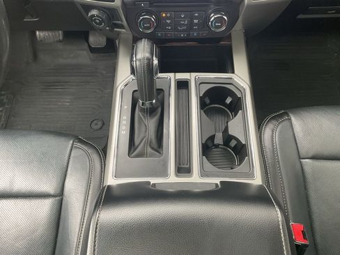 Used 2018 Ford F150 Lariat image 17