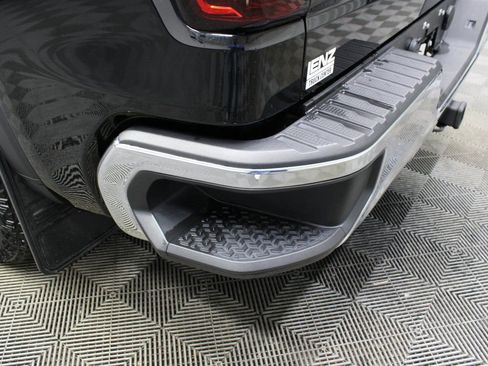 Used 2024 GMC Sierra 1500 SLT w/ X31 Off-Road Package image 35