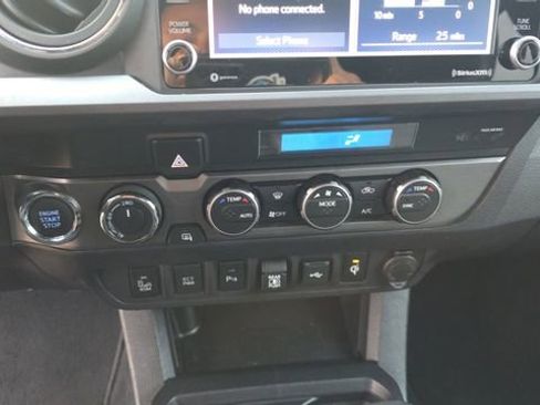 Used 2022 Toyota Tacoma TRD Off-Road w/ Technology Package image 21