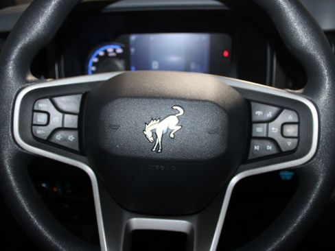 Used 2023 Ford Bronco 4-Door AWD/4WD image 32