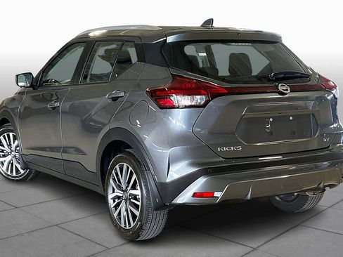 Used 2021 Nissan Kicks SV image 11