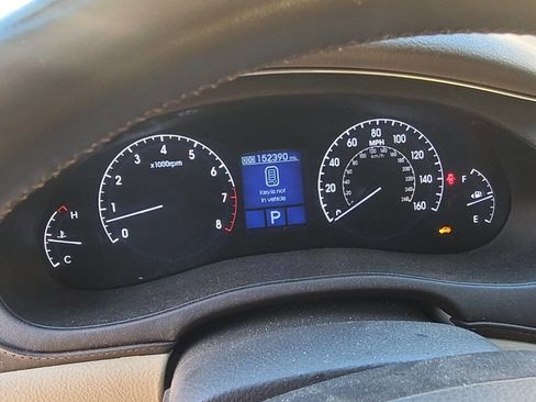 Used 2013 Hyundai Genesis 3.8 w/ Premium Pkg image 12