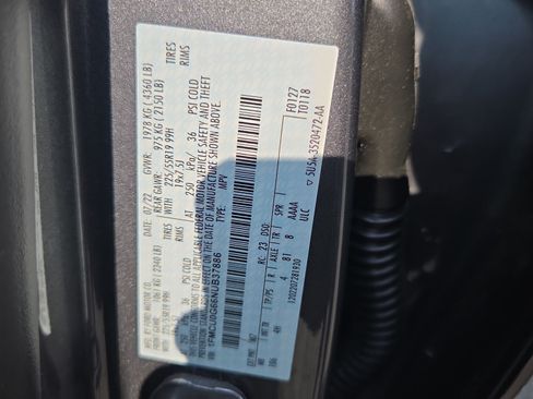 Used 2022 Ford Escape SE w/ SE Sport Appearance Package FWD image 16