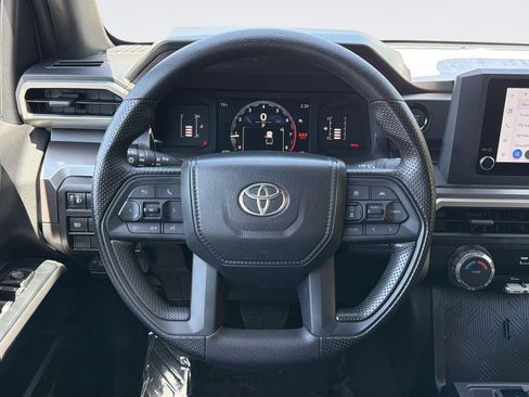 Used 2026 Toyota Tacoma SR5 AWD/4WD image 5