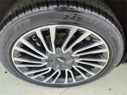 Used 2022 Lincoln Corsair Standard w/ Premium Package image 57