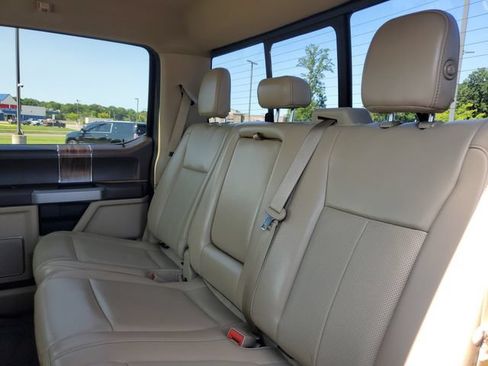 Used 2019 Ford F150 Lariat w/ Equipment Group 502A Luxury AWD/4WD image 35