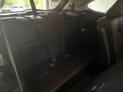 Used 2023 Toyota Highlander XLE image 22