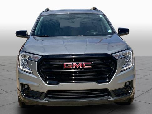 Used 2023 GMC Terrain SLT w/ Infotainment Package II FWD image 4