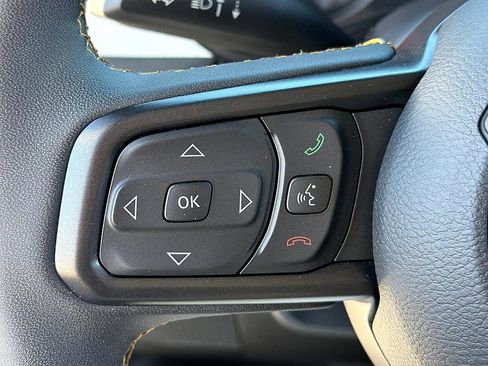 Used 2024 Jeep Gladiator Sport image 19