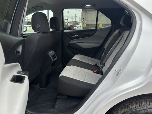 Used 2023 Chevrolet Equinox LS w/ LS Convenience Package image 18