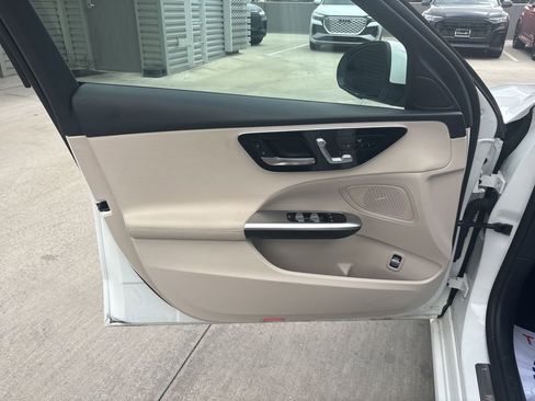 Used 2025 Mercedes-Benz C 300 Sedan image 10