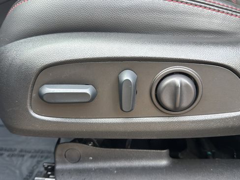 Used 2022 Chevrolet Equinox RS w/ RS Leather Package image 13