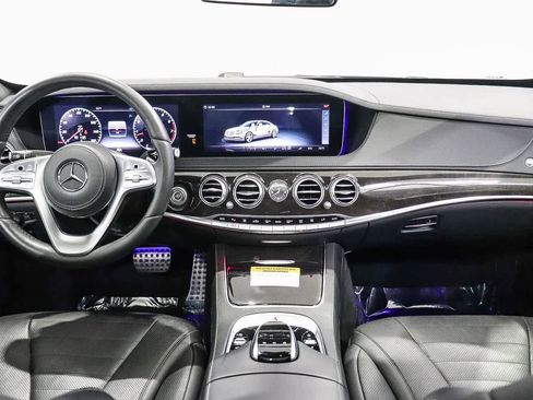 Used 2018 Mercedes-Benz S 560 Sedan image 13