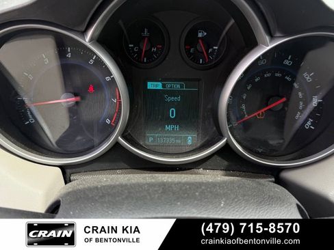 Used 2013 Chevrolet Cruze LS FWD image 12