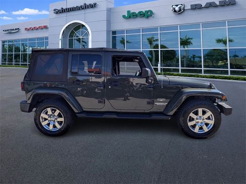 Used 2015 Jeep Wrangler Unlimited Sahara w/ Connectivity Group image 8