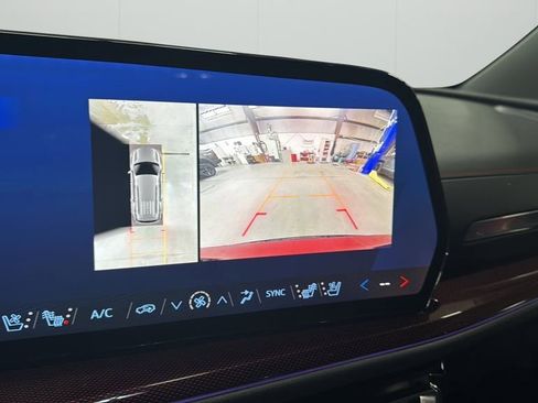 Used 2024 Chevrolet Traverse RS image 24