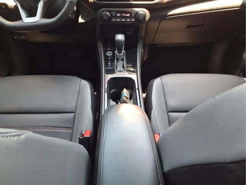 Used 2023 Nissan Kicks SR w/ SR Premium Package FWD image 12