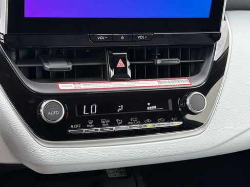 Used 2026 Toyota Corolla SE w/ SE Package FWD image 20