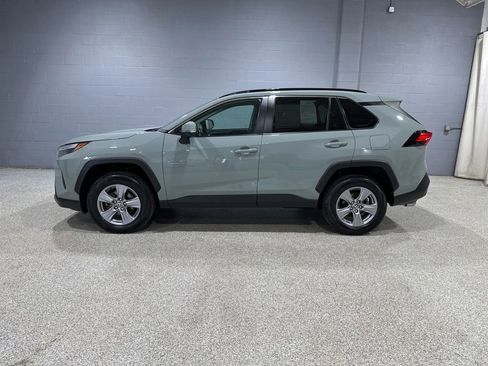 Used 2022 Toyota RAV4 XLE AWD/4WD image 5