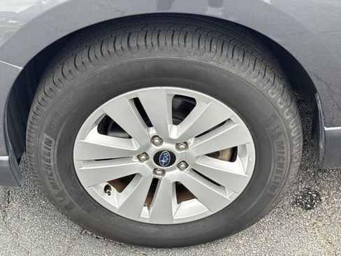 Used 2019 Subaru Outback 2.5i AWD/4WD image 11