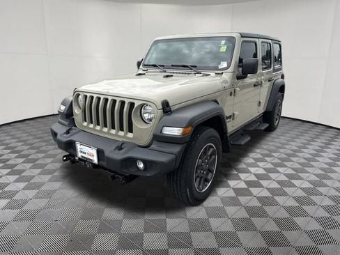 Used 2022 Jeep Wrangler Unlimited Sport AWD/4WD image 13
