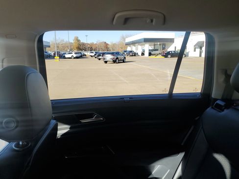 Used 2019 Volkswagen Atlas SE image 12