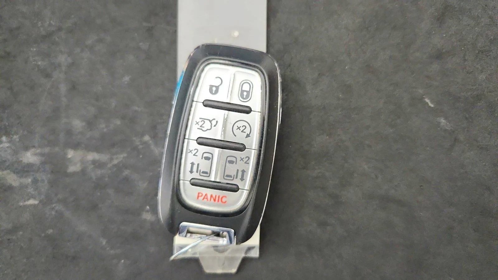 Used 2023 Chrysler Pacifica Touring-L FWD image 13