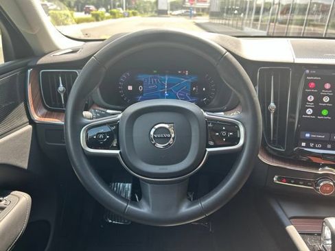Certified 2024 Volvo XC60 B5 Plus w/ Protection Package Premier AWD/4WD image 17