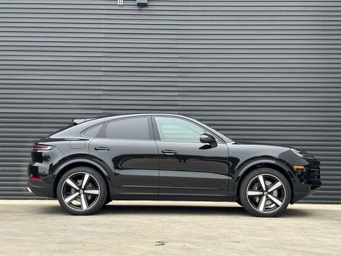 Certified 2025 Porsche Cayenne Coupe image 8