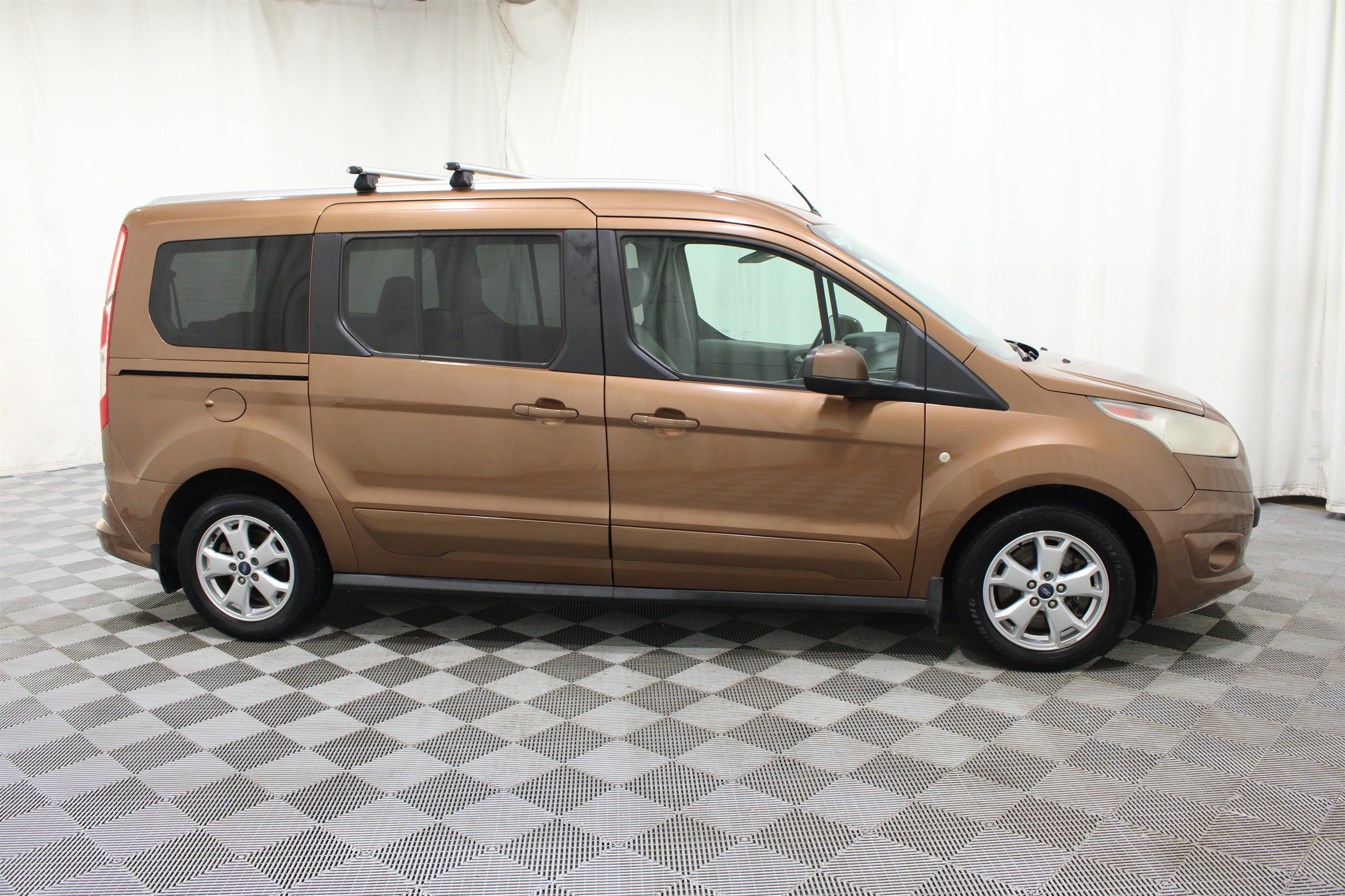 Used 2014 Ford Transit Connect Titanium FWD image 28